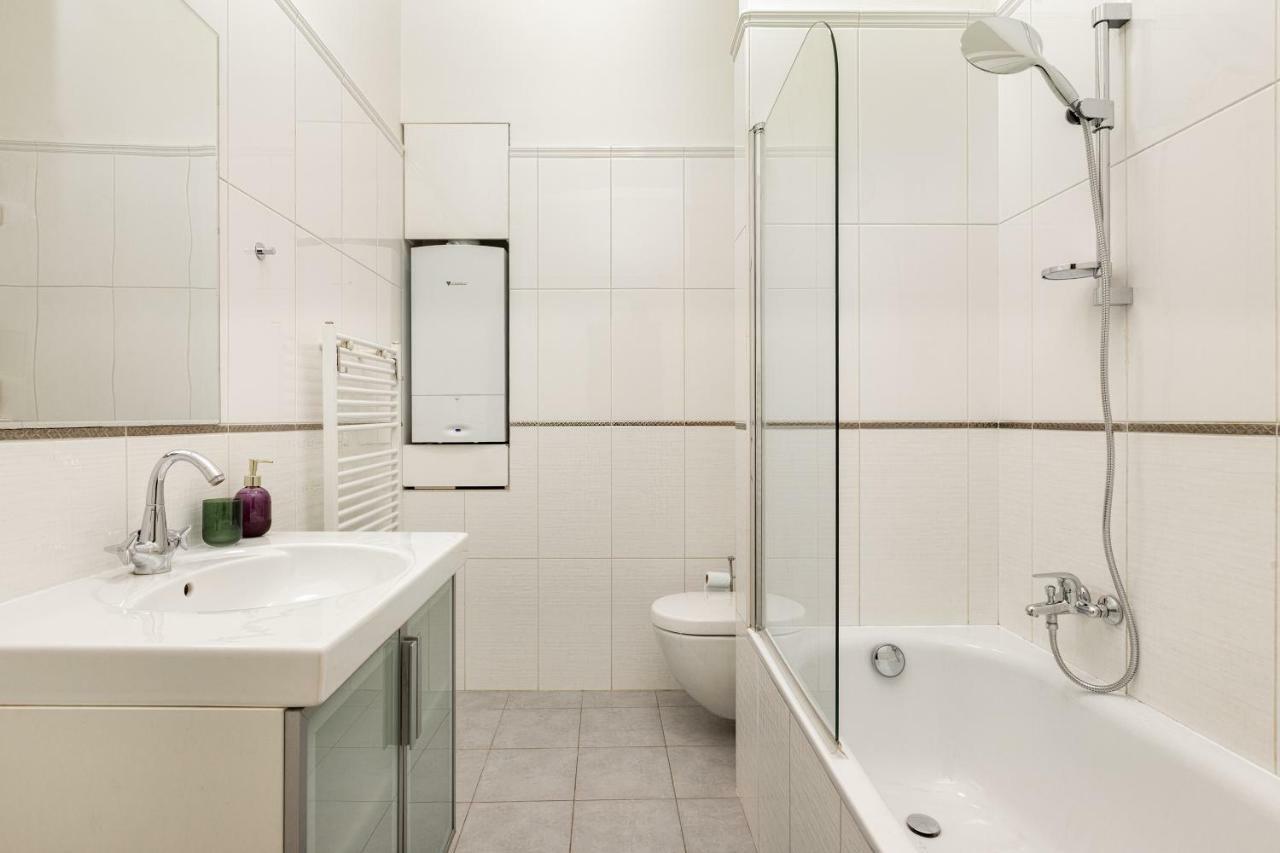 City Center Cozy Apartments Praha Bagian luar foto