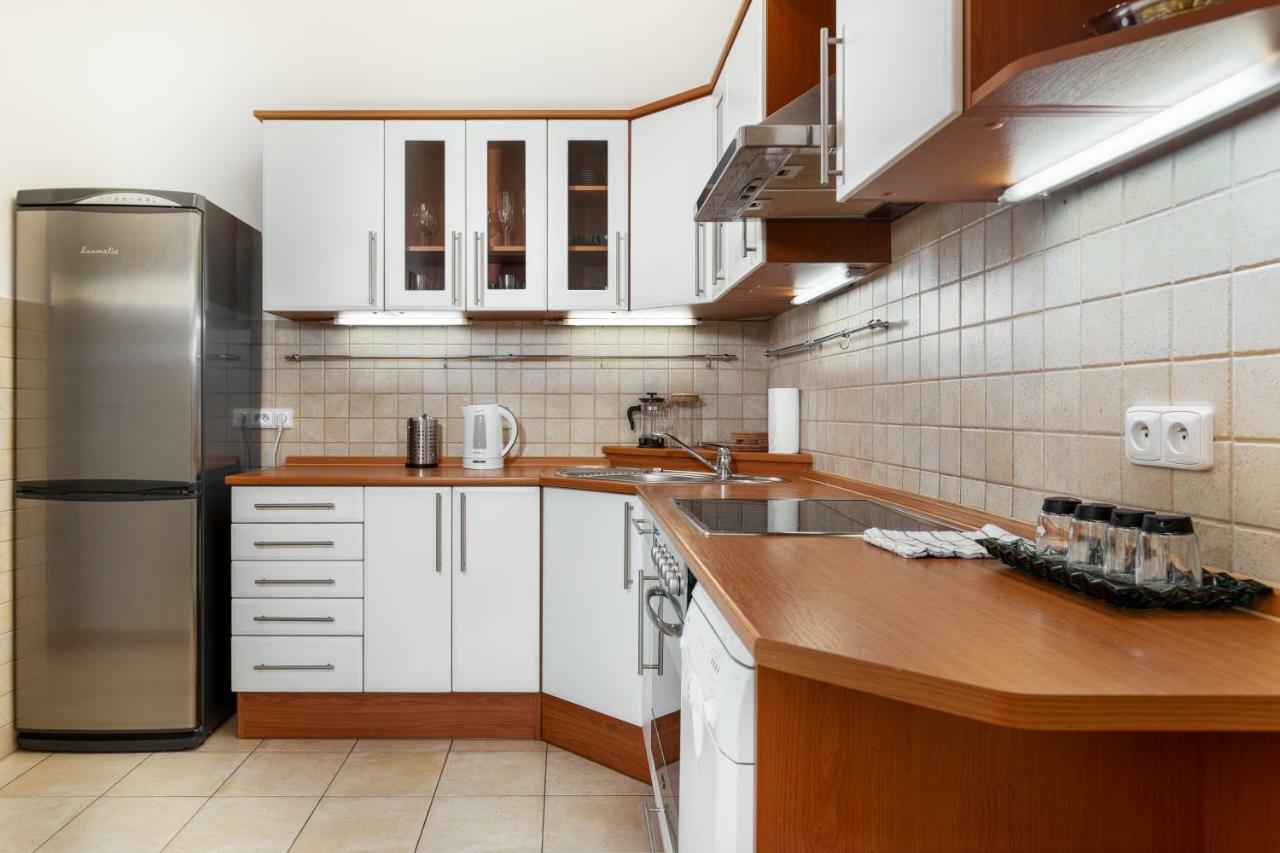 City Center Cozy Apartments Praha Bagian luar foto